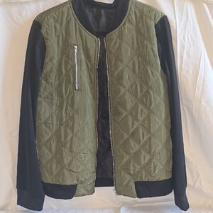 Olive Green Quilted Women's Jacket Size M. Nwot